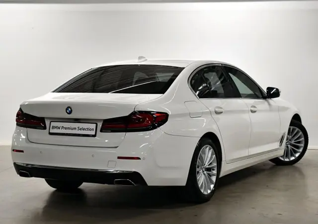 BMW Seria 5 520i GPF Luxury Line