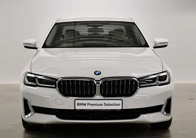 BMW Seria 5 520i GPF Luxury Line