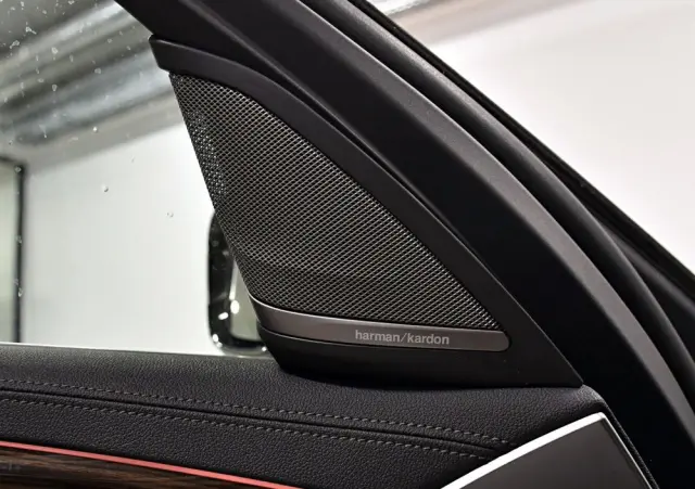 BMW Seria 5 520i GPF Luxury Line