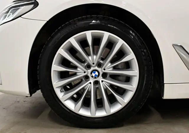 BMW Seria 5 520i GPF Luxury Line