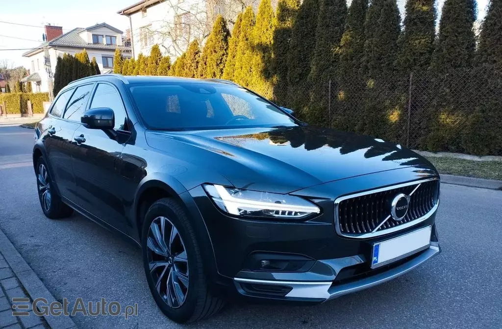 VOLVO V90 