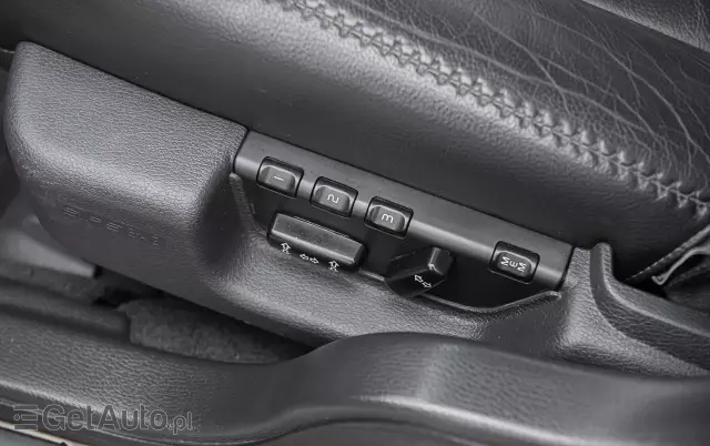 VOLVO XC 70 2.4D AWD Momentum