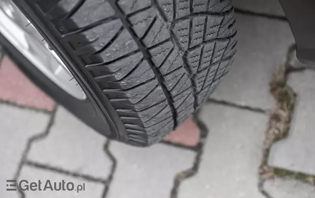 VOLVO XC 70 2.4D AWD Momentum