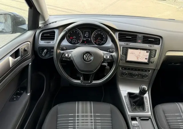 VOLKSWAGEN Golf 1.2 TSI BMT Trendline