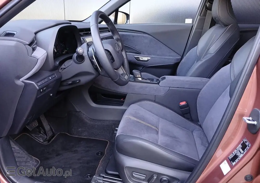 LEXUS LBX 1.5 Hybrid Cool