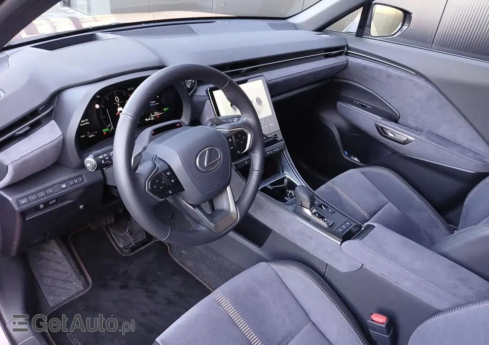 LEXUS LBX 1.5 Hybrid Cool