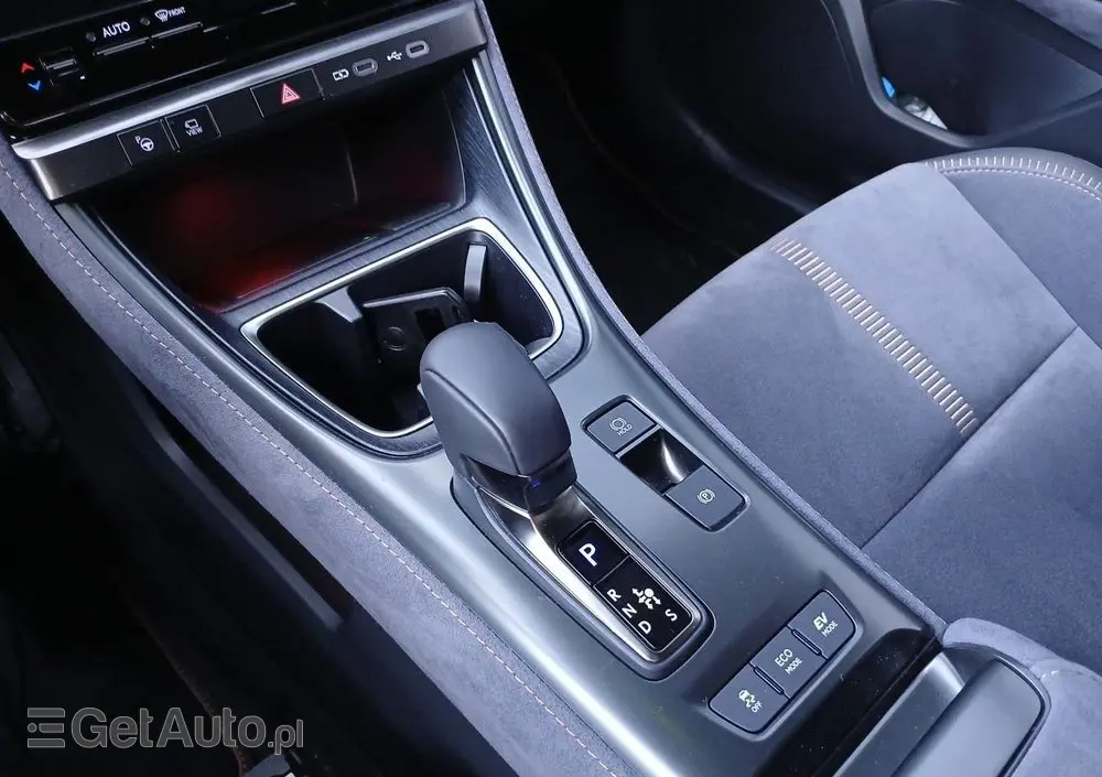 LEXUS LBX 1.5 Hybrid Cool