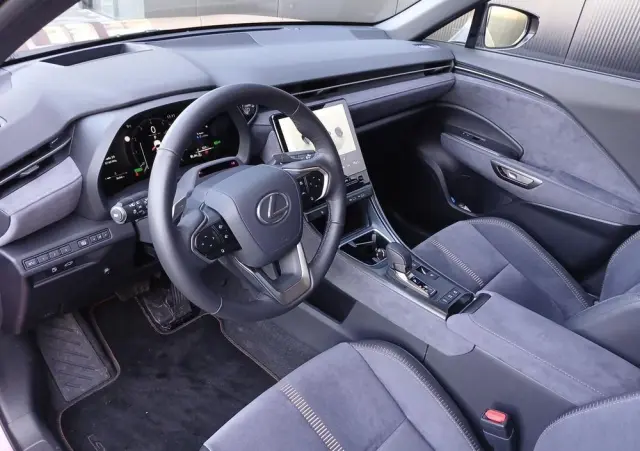 LEXUS LBX 1.5 Hybrid Cool