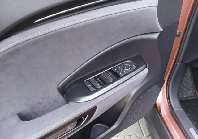 LEXUS LBX 1.5 Hybrid Cool