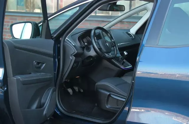 RENAULT Grand Scenic 