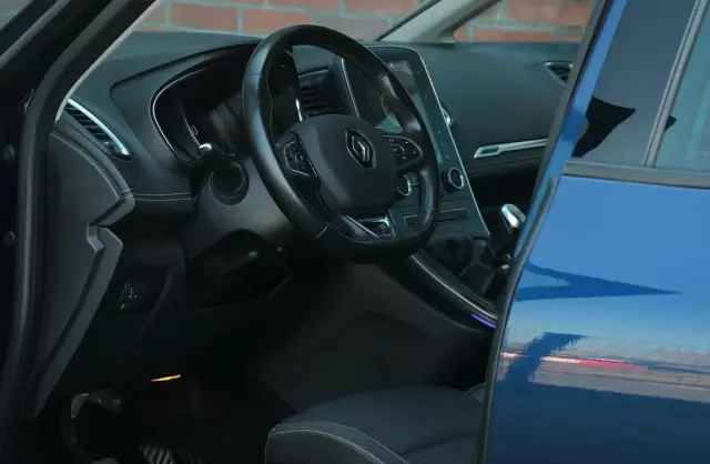 RENAULT Grand Scenic 