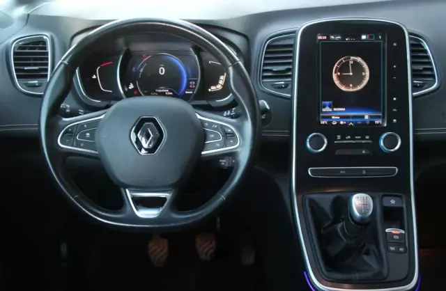 RENAULT Grand Scenic 