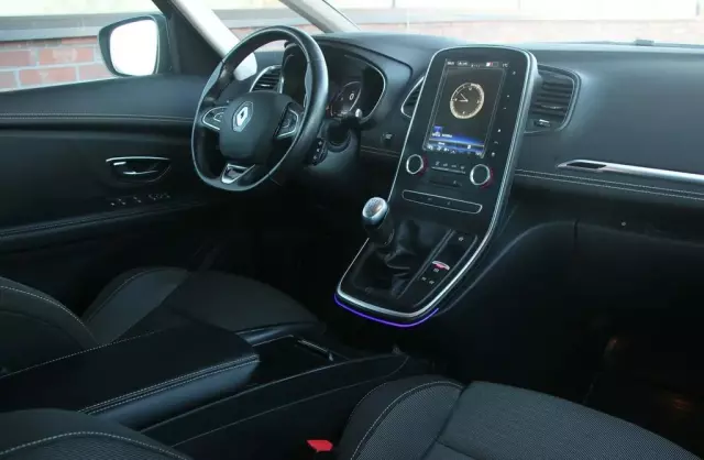 RENAULT Grand Scenic 