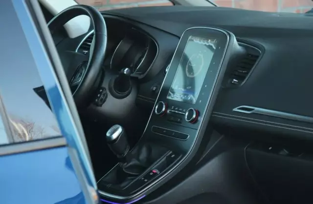 RENAULT Grand Scenic 