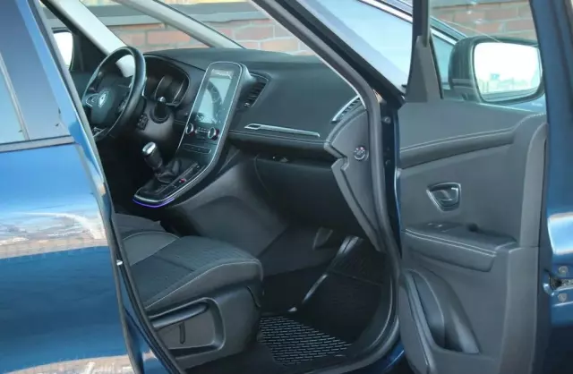 RENAULT Grand Scenic 