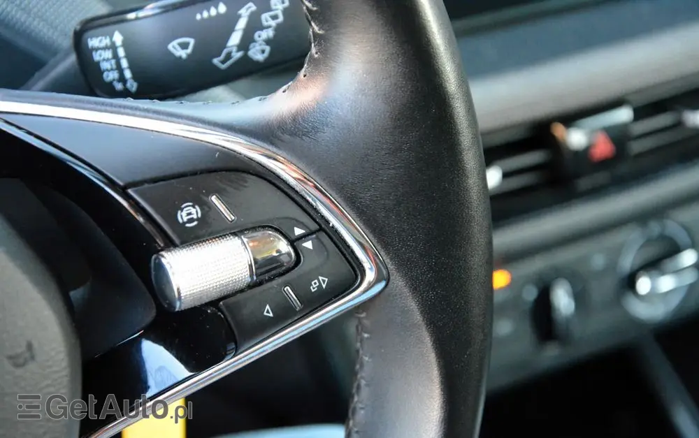 SKODA Fabia 1.0 Ambition