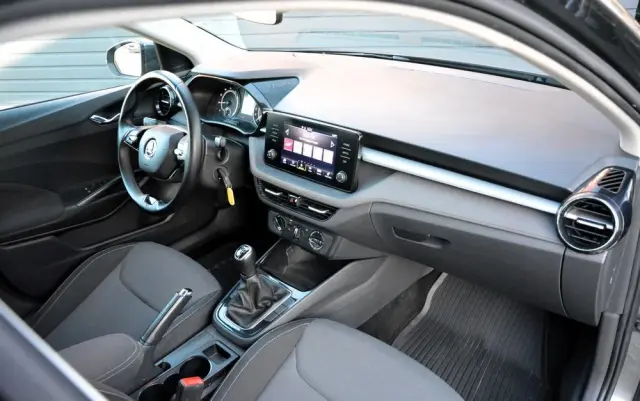 SKODA Fabia 1.0 Ambition