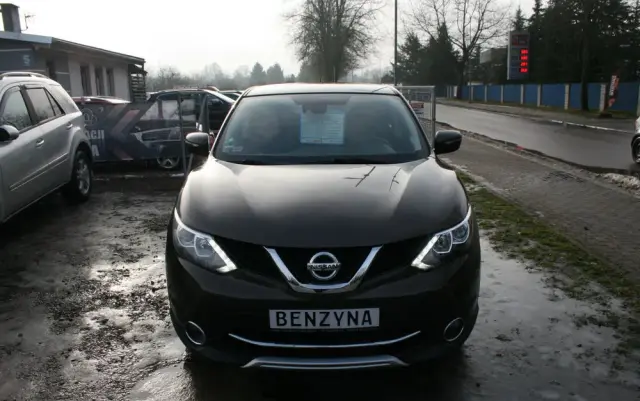 NISSAN Qashqai 1.2 DIG-T Tekna