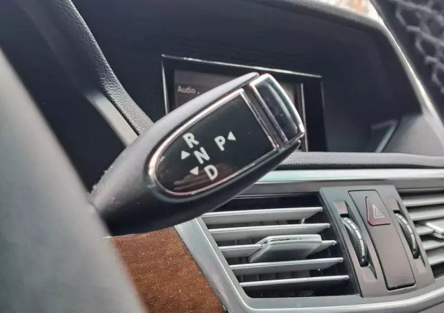 MERCEDES-BENZ Klasa E 200 T CDI 7G-TRONIC Elegance