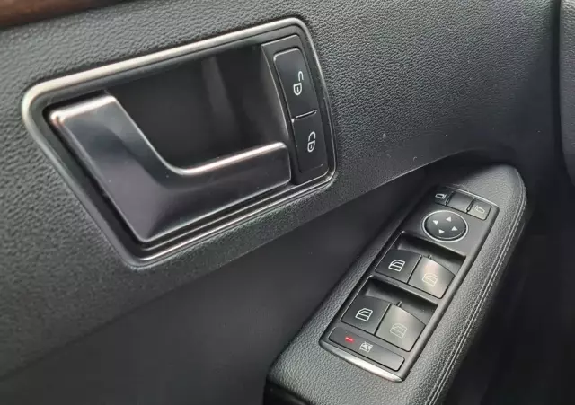 MERCEDES-BENZ Klasa E 200 T CDI 7G-TRONIC Elegance