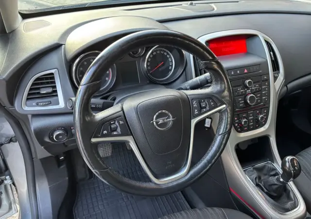 OPEL Astra 1.4 Turbo Edition Sport
