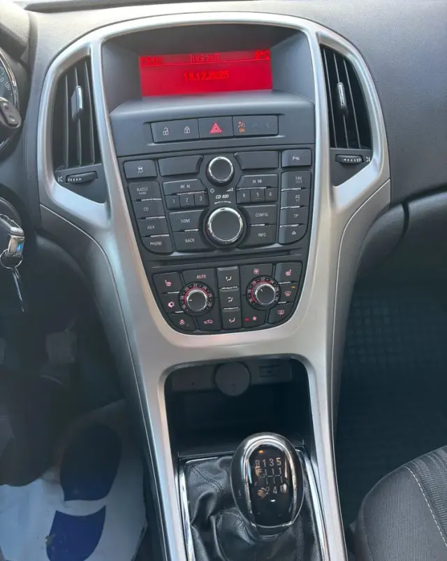 OPEL Astra 1.4 Turbo Edition Sport