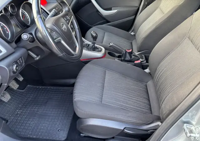 OPEL Astra 1.4 Turbo Edition Sport