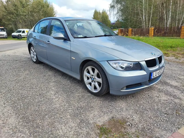 BMW Seria 3 320i