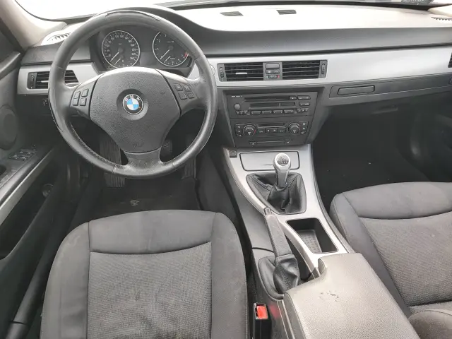 BMW Seria 3 320i