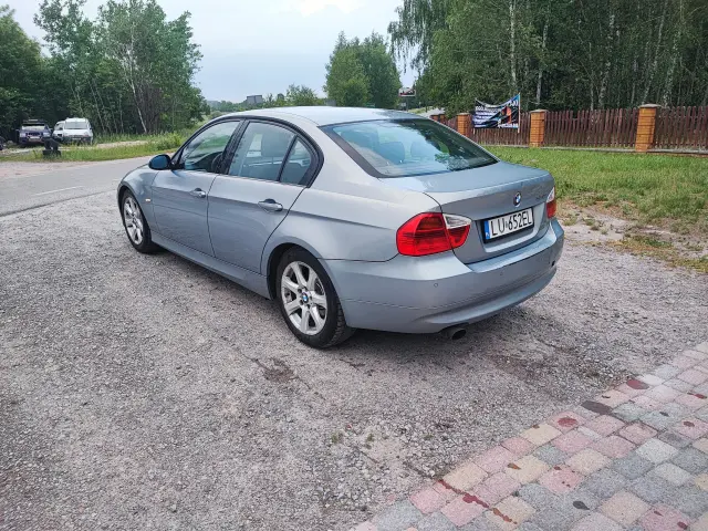 BMW Seria 3 320i