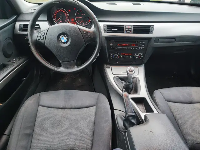 BMW Seria 3 320i