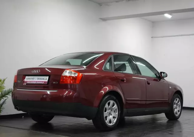 AUDI A4 2.0