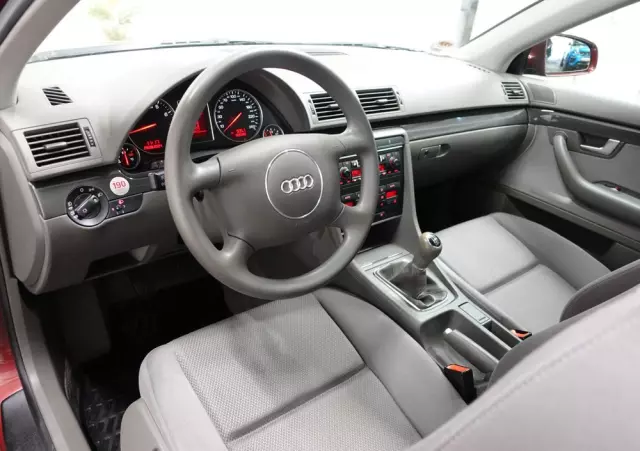 AUDI A4 2.0