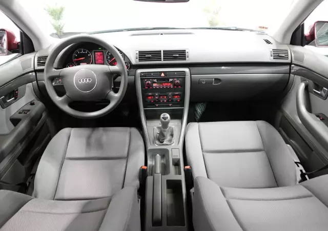 AUDI A4 2.0