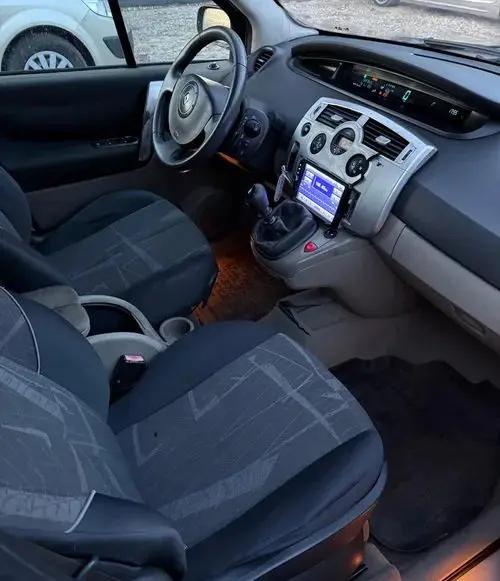 RENAULT Scenic 