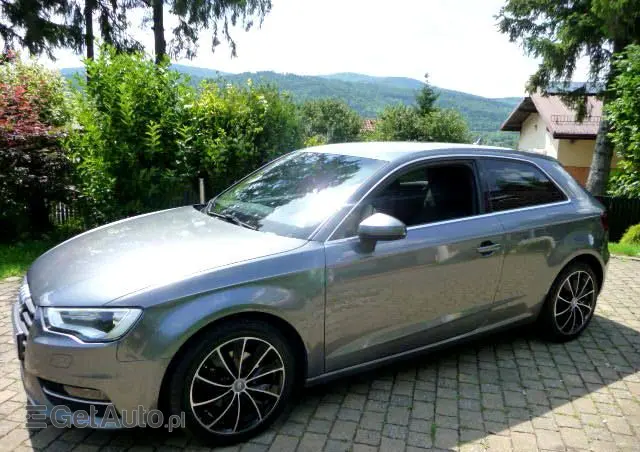 AUDI A3 3-drzwiowe 1.6 TDI clean diesel Attraction S tronic