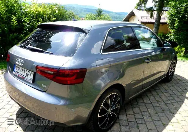 AUDI A3 3-drzwiowe 1.6 TDI clean diesel Attraction S tronic