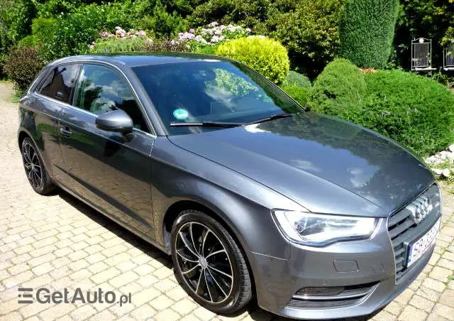 AUDI A3 3-drzwiowe 1.6 TDI clean diesel Attraction S tronic