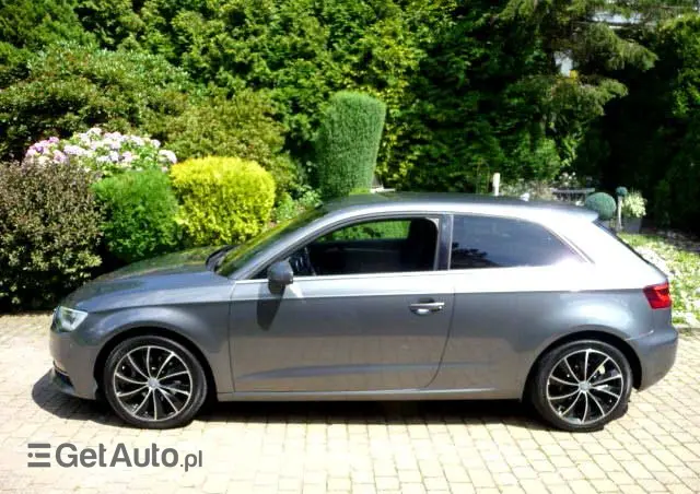 AUDI A3 3-drzwiowe 1.6 TDI clean diesel Attraction S tronic