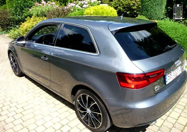 AUDI A3 3-drzwiowe 1.6 TDI clean diesel Attraction S tronic