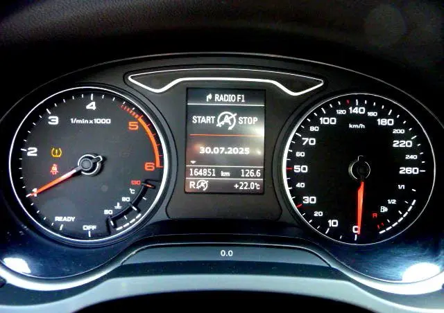 AUDI A3 3-drzwiowe 1.6 TDI clean diesel Attraction S tronic