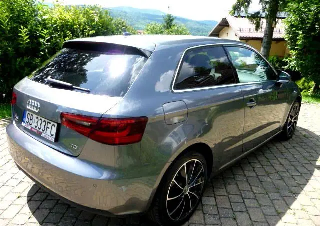 AUDI A3 3-drzwiowe 1.6 TDI clean diesel Attraction S tronic