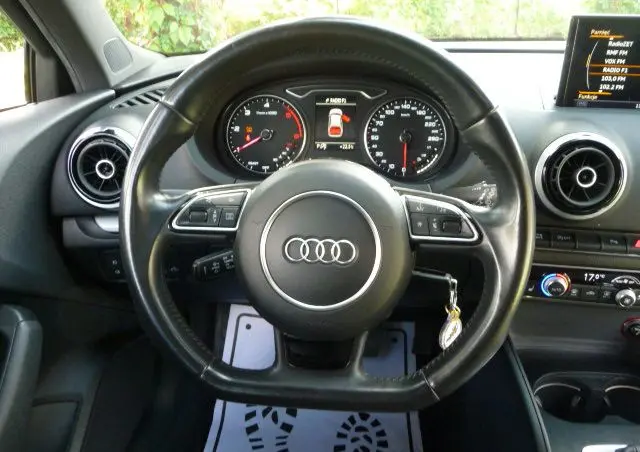 AUDI A3 3-drzwiowe 1.6 TDI clean diesel Attraction S tronic