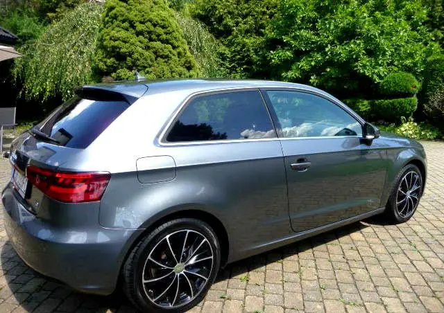 AUDI A3 3-drzwiowe 1.6 TDI clean diesel Attraction S tronic