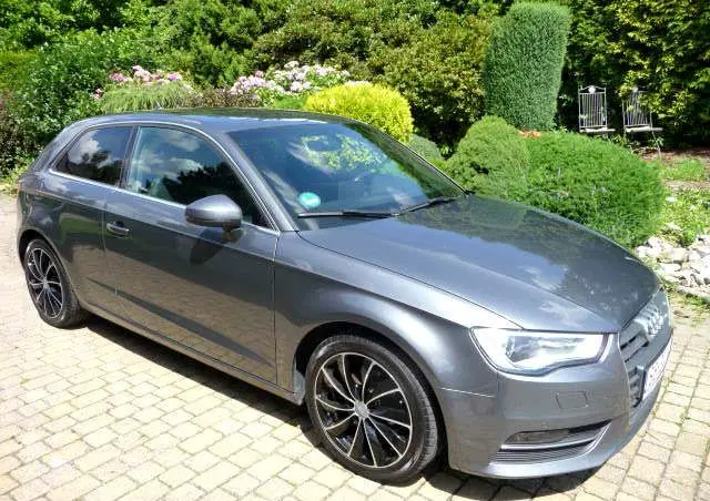 AUDI A3 3-drzwiowe 1.6 TDI clean diesel Attraction S tronic