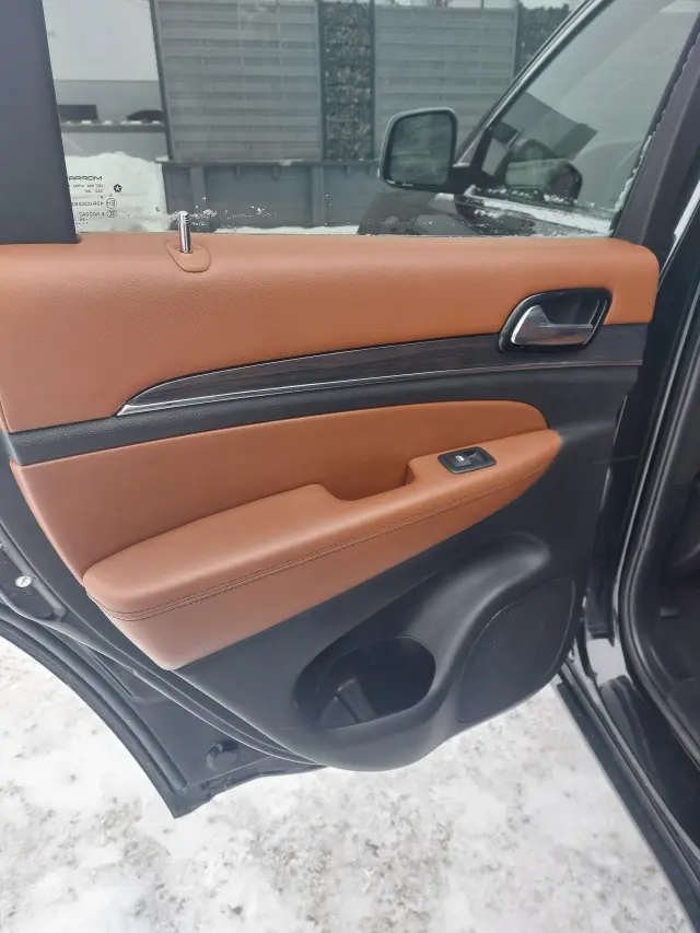 JEEP GRAND CHEROKEE OVERLAND