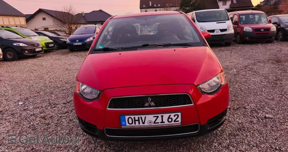 MITSUBISHI Colt 