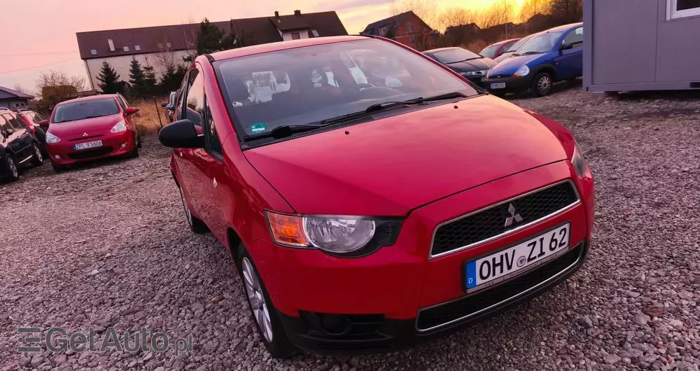 MITSUBISHI Colt 