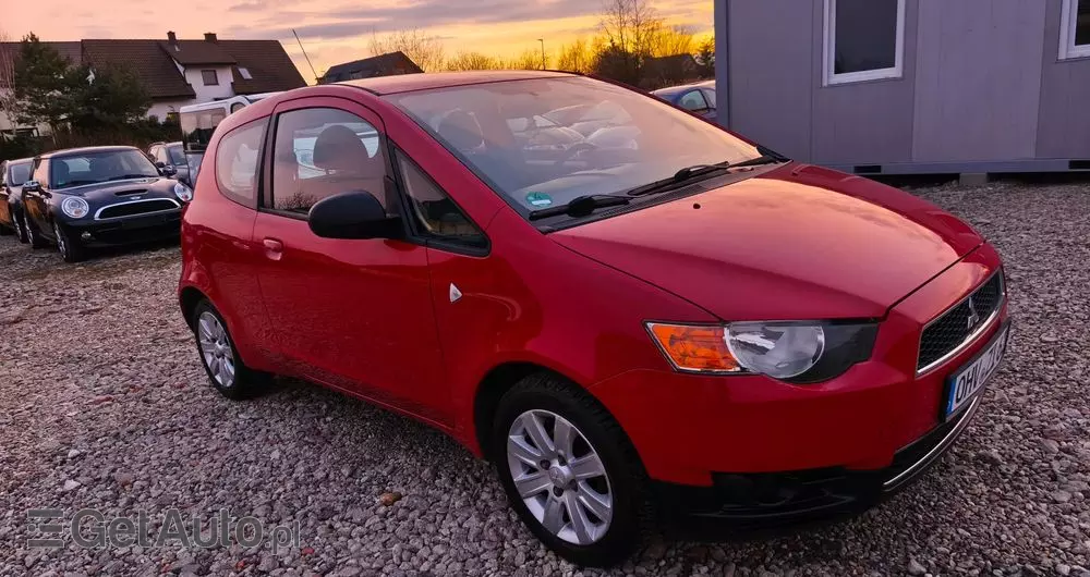 MITSUBISHI Colt 
