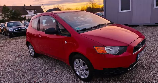 MITSUBISHI Colt 